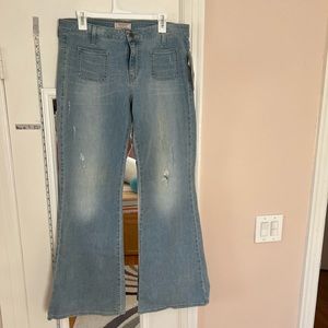 Guess Jeans. Size 32. New with Tag
